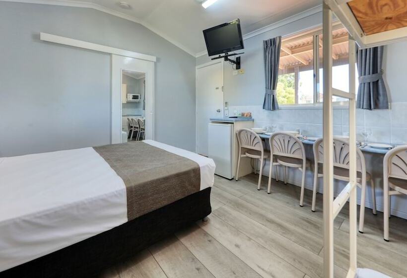 مُتل 22 On Bowen