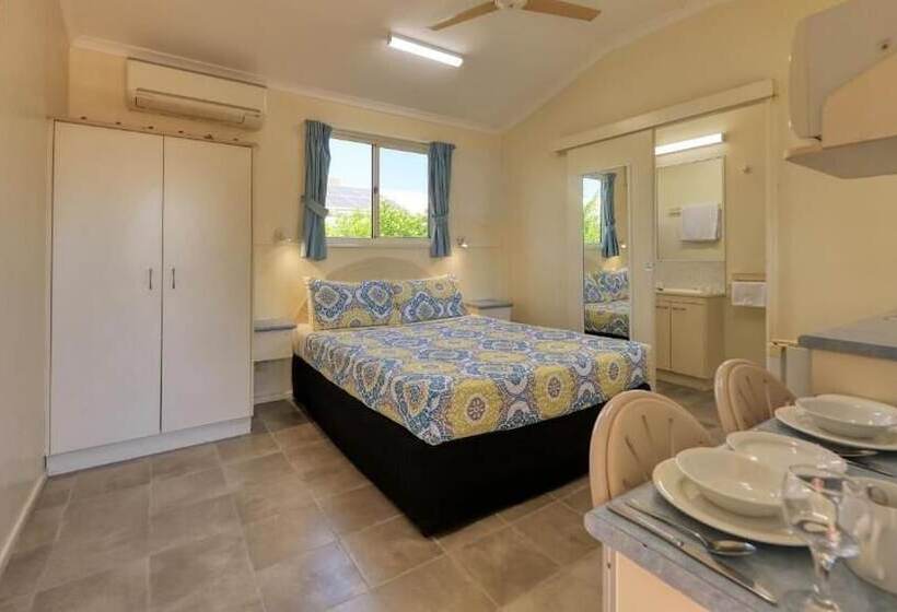 مُتل 22 On Bowen