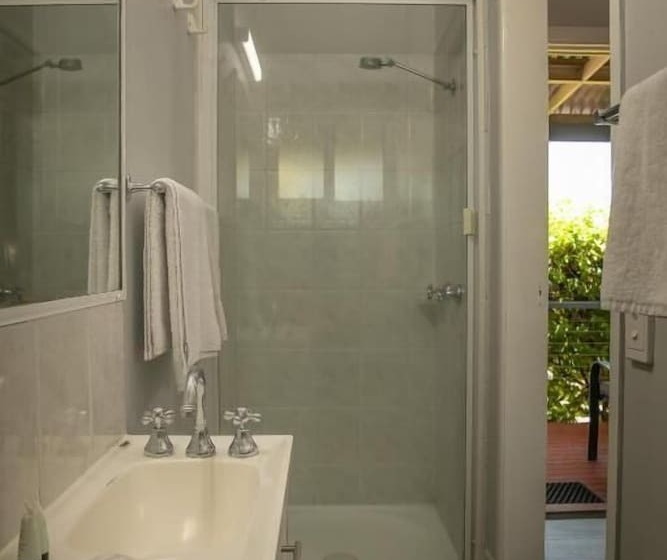 مُتل 22 On Bowen