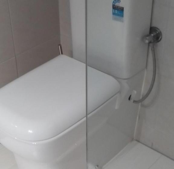 מוטל Acacia Rose Motor Inn