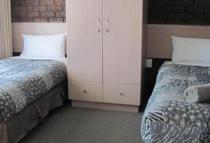 汽车旅馆  Bristol Hill Motor Inn