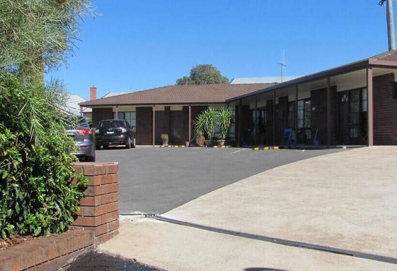 מוטל Bristol Hill Motor Inn