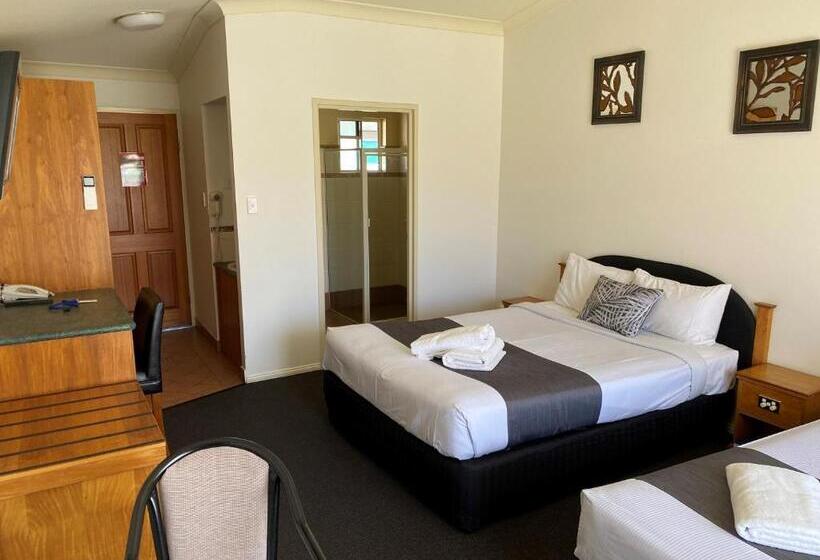 مُتل Emerald Explorers Inn