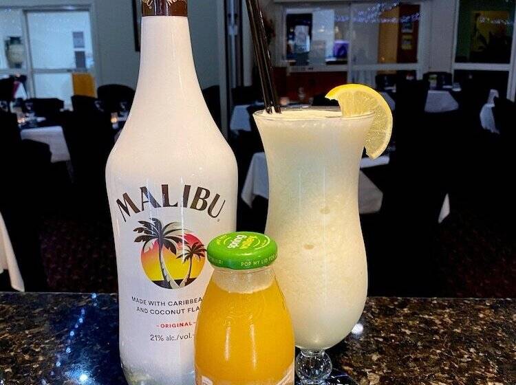 مُتل Emerald Explorers Inn