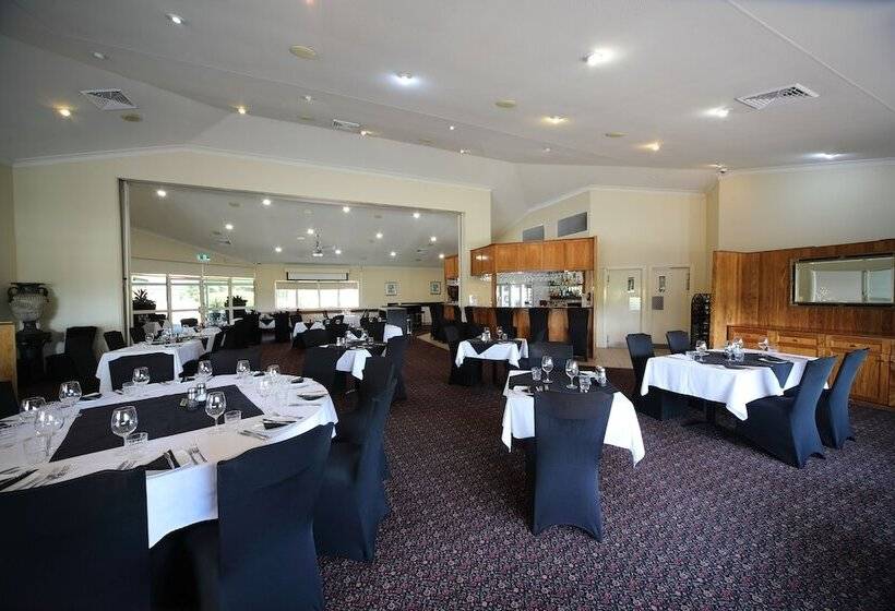 مُتل Emerald Explorers Inn