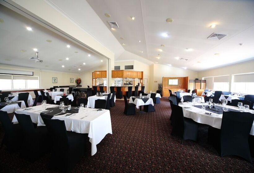 مُتل Emerald Explorers Inn