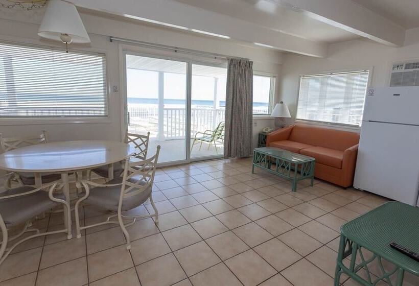 Fish Tales Boardwalk Inn & Ocean Mecca Motel