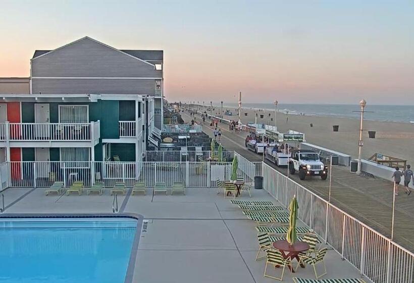 Fish Tales Boardwalk Inn & Ocean Mecca Motel