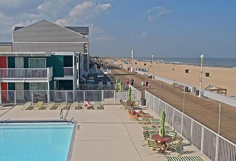 Fish Tales Boardwalk Inn & Ocean Mecca Motel