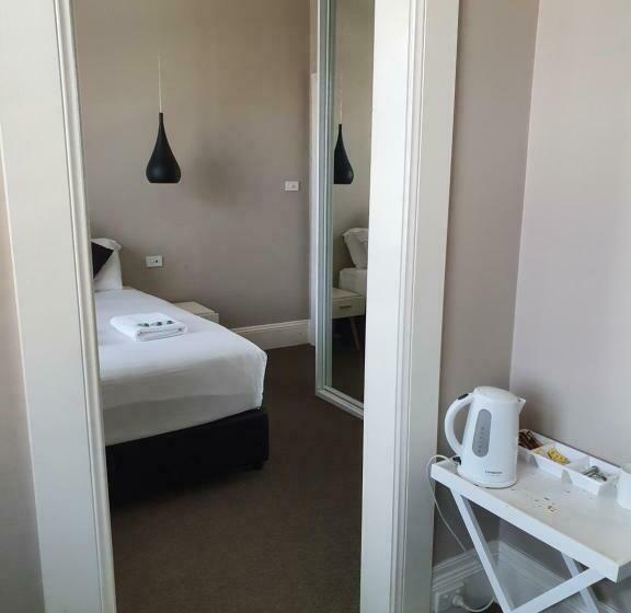 فندق على الطريق Grand