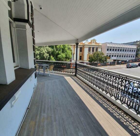 فندق على الطريق Grand