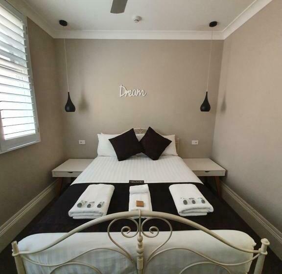 فندق على الطريق Grand