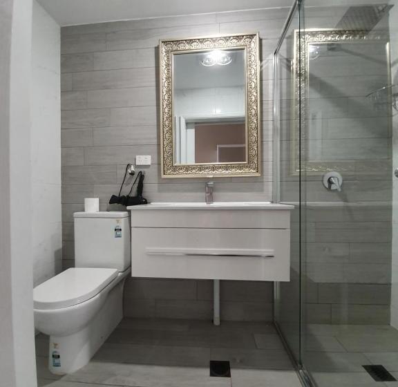 فندق على الطريق Grand