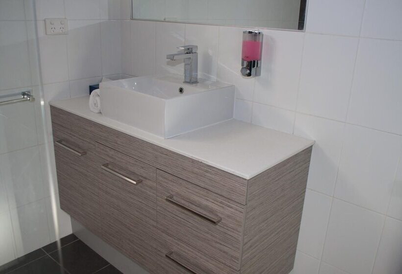 مُتل Icon On Isa