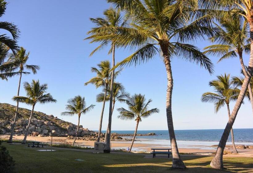 모텔 Rose Bay Resort