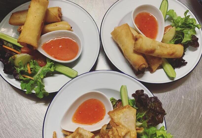 فندق على الطريق Tropical City Motor Inn