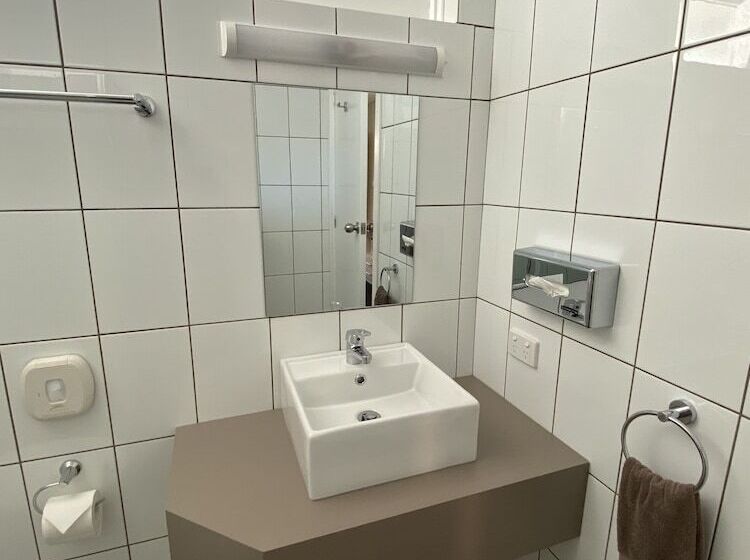 مُتل Warrina Motor Inn Wodonga Cbd