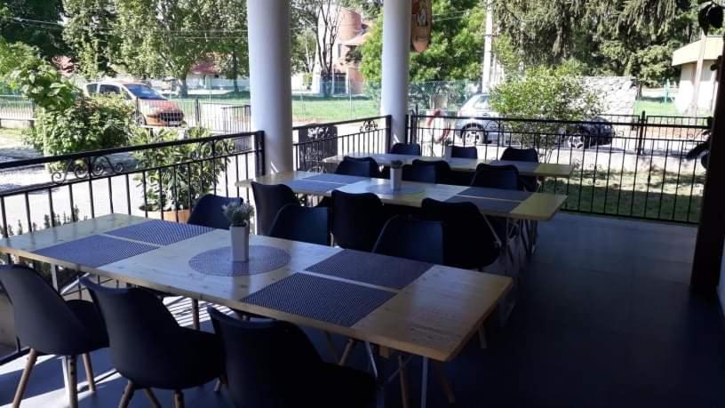 No Stress Panzió Pizzéria Sporttábor