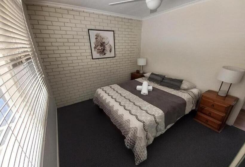 Oceana Holiday Units