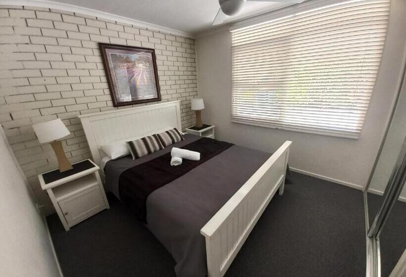 Oceana Holiday Units