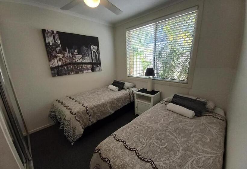 Oceana Holiday Units