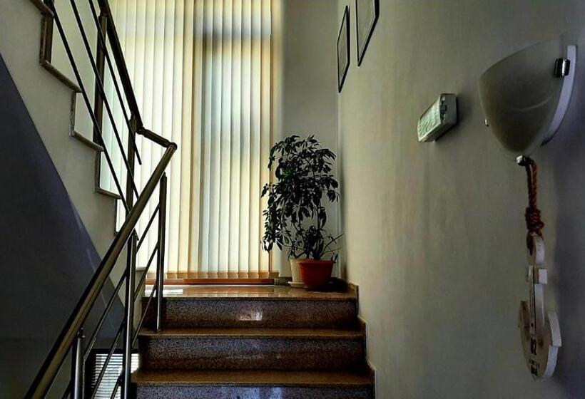 Пансион Adri Guest House