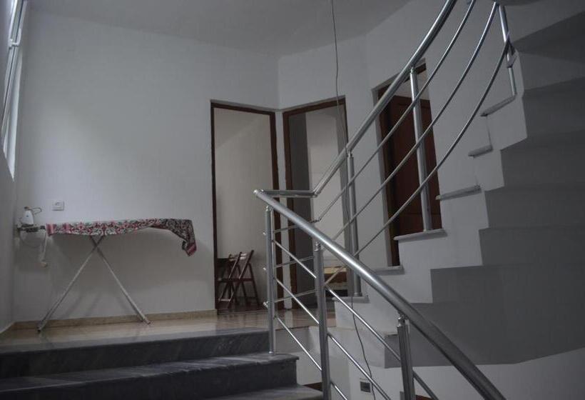 پانسیون Akhmed Guest House