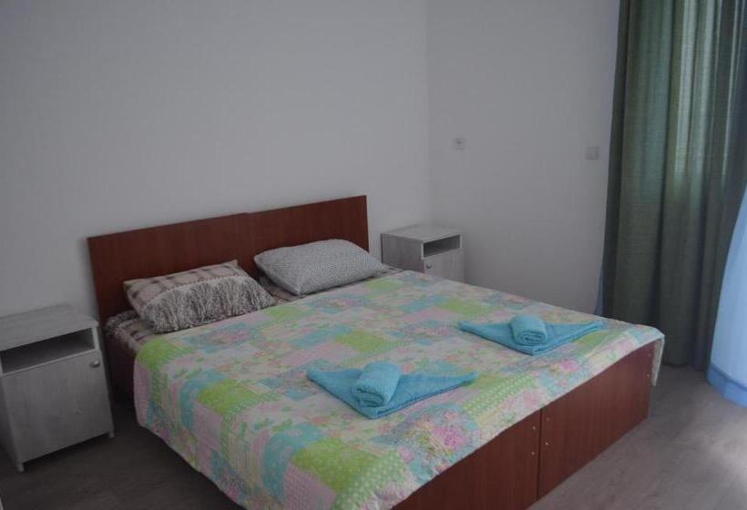 پانسیون Akhmed Guest House