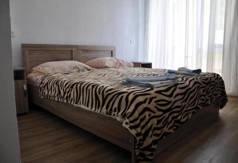 پانسیون Akhmed Guest House