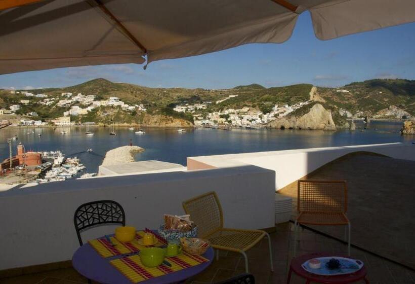 ペンション B&b La Terrazza Sul Porto