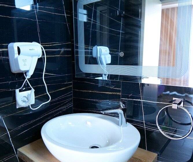 پانسیون Bora Bora Hotel Ksamil