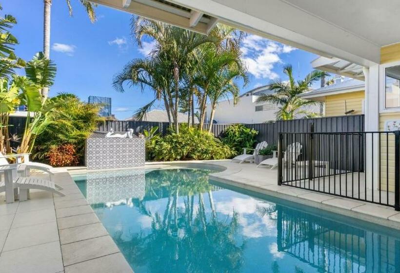 پانسیون Byron Baythers