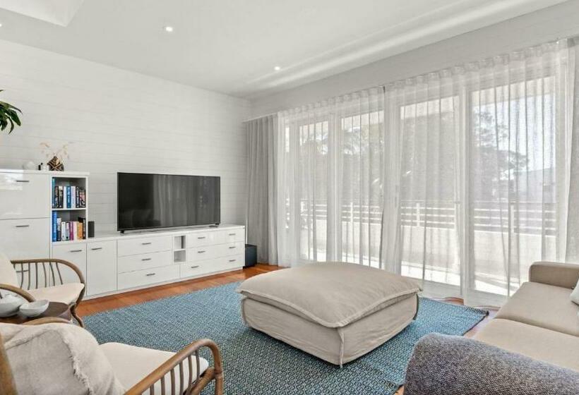 پانسیون Byron Baythers