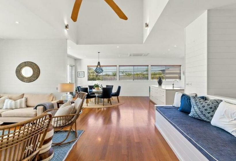 پانسیون Byron Baythers