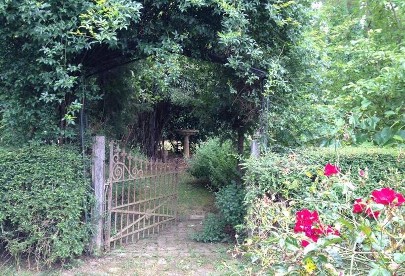 פנסיון Devon Long Barn