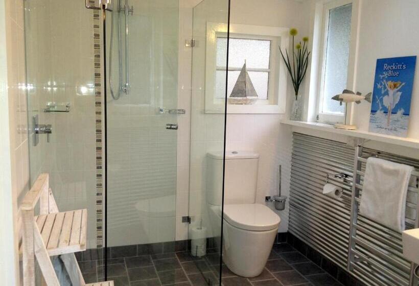 פנסיון Devon Long Barn