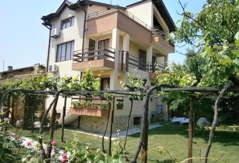 펜션 Guest House Hristovi