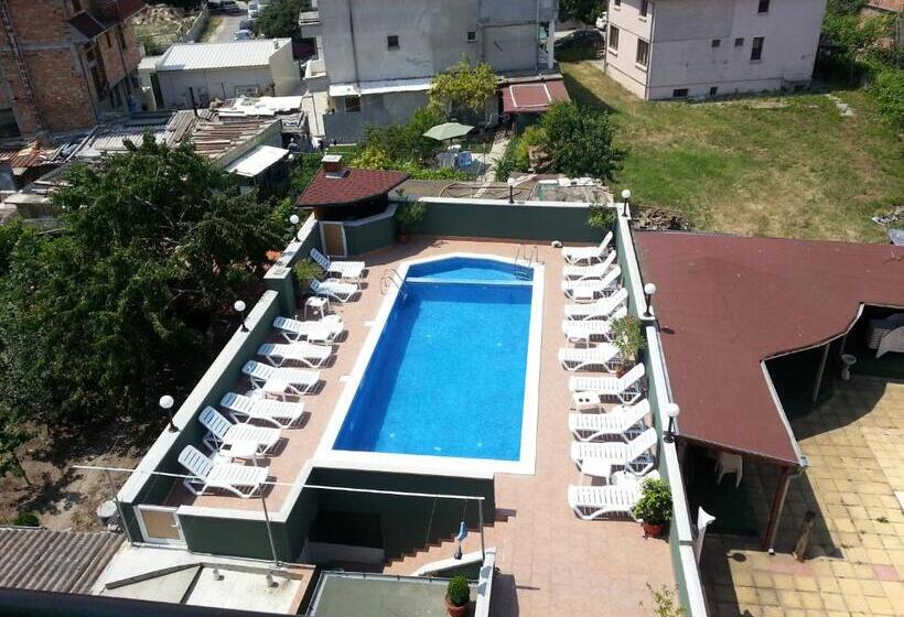 פנסיון Guest House Kostadinovi