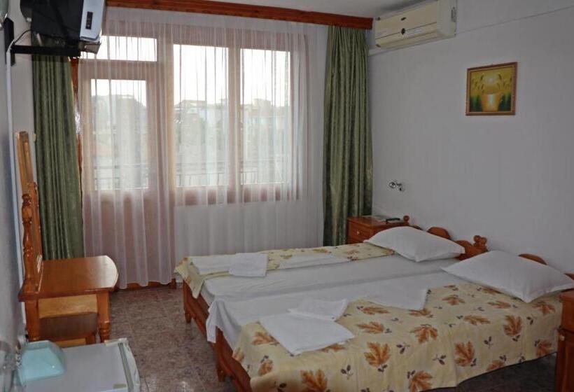 פנסיון Guest House Kostadinovi