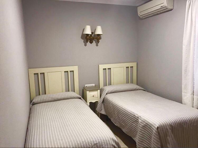 פנסיון Hostal Restaurante Puerto Blanco