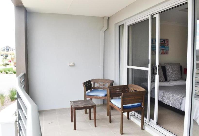 بنسيون North Coogee Beach House