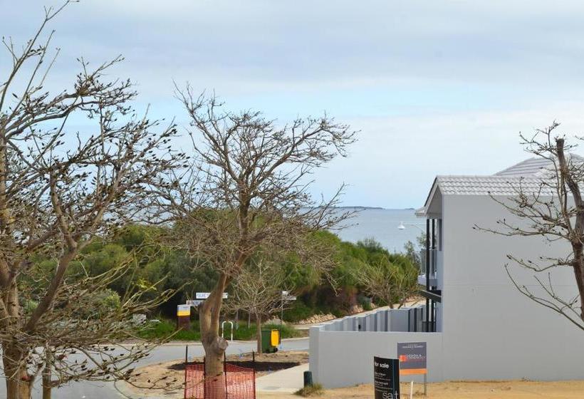 بنسيون North Coogee Beach House