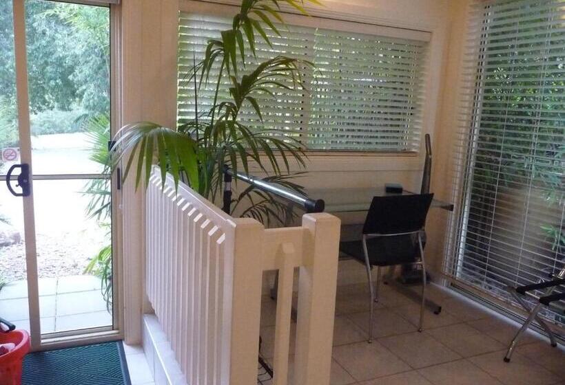 Пансион Orchard Garden