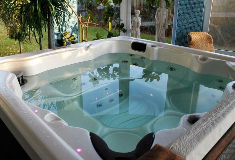 بنسيون Penzión Hellene