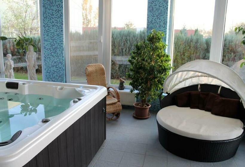 بنسيون Penzión Hellene