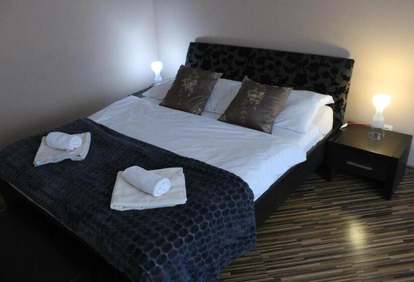 بنسيون Penzión Hellene