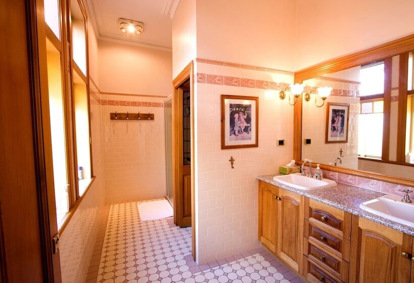 پانسیون Ranelagh House