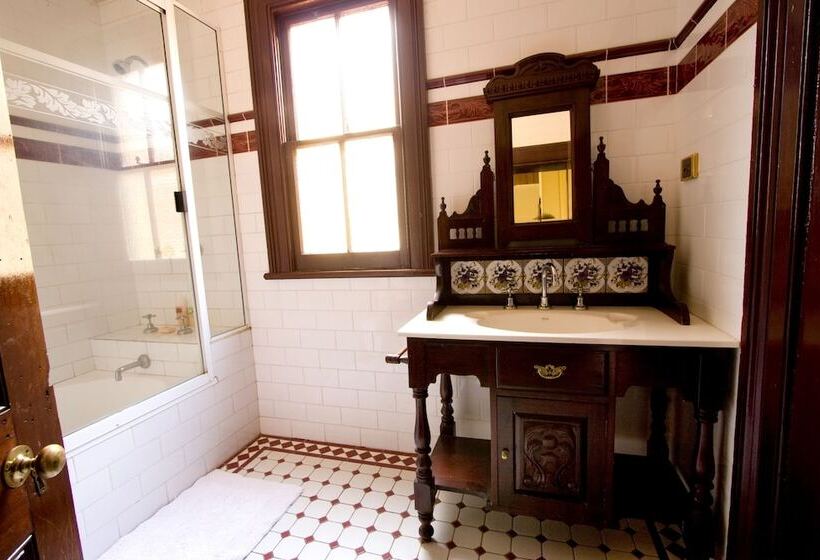 پانسیون Ranelagh House