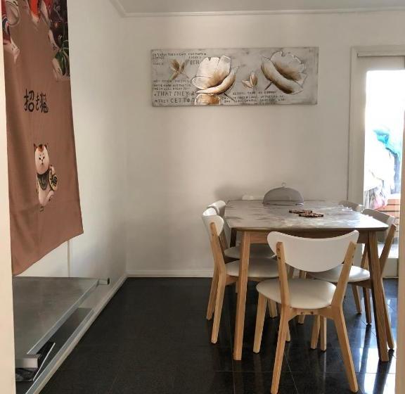 بنسيون Doncaster Westfield Home Stay