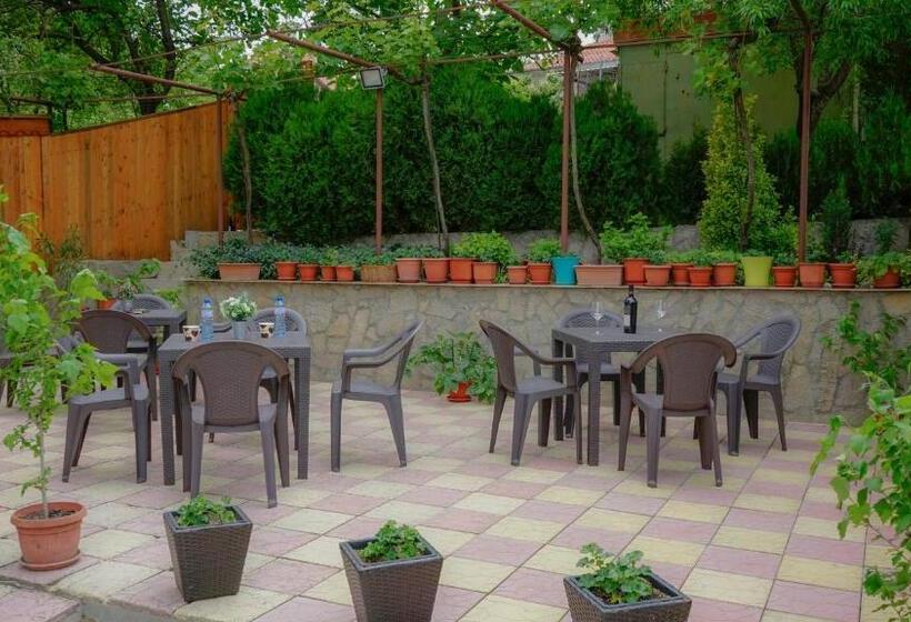 بنسيون Tatyana Guest House